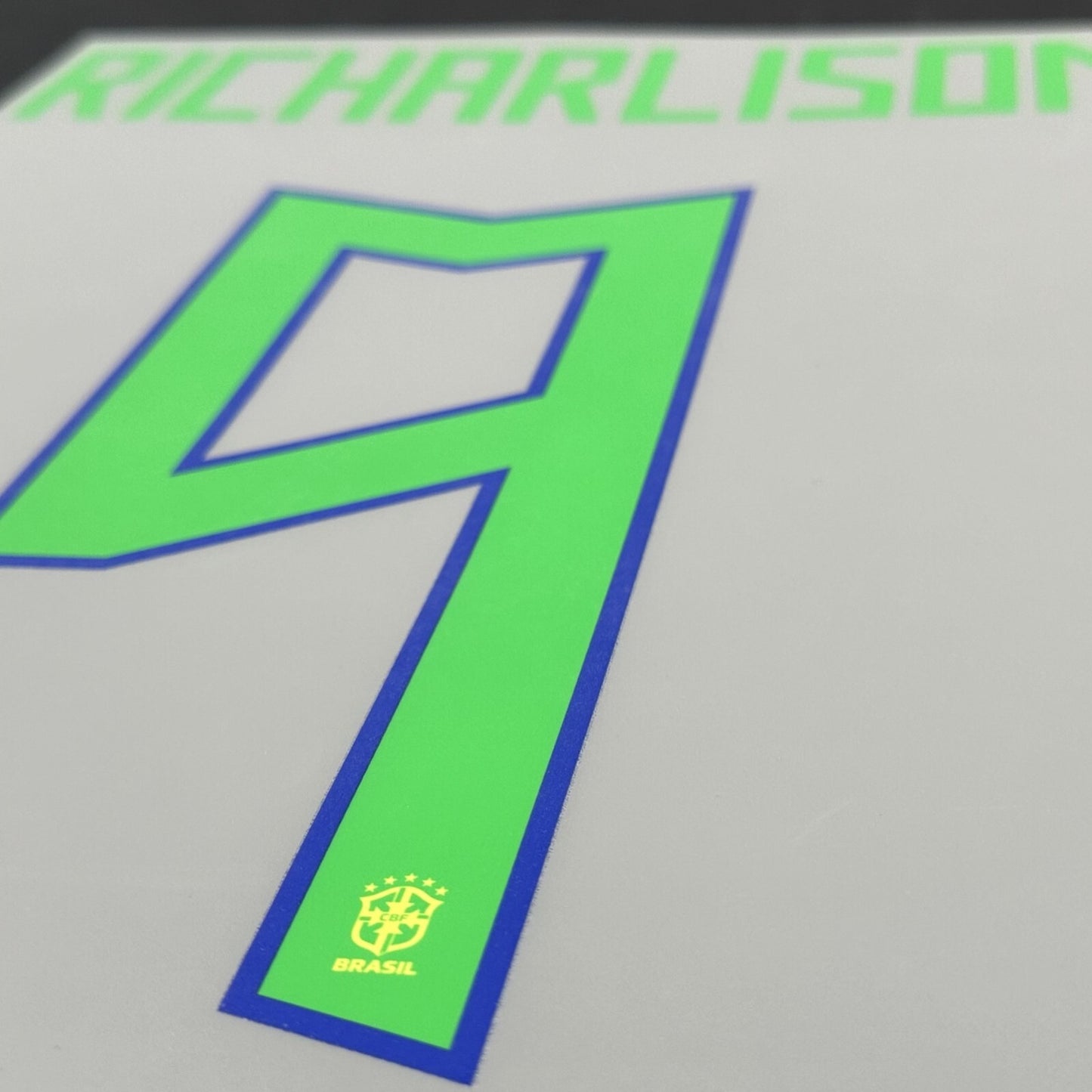 BRAZIL 2022 2023 OFFICIAL RICHARLISON 9 HOME PLAYER SIZE NAMESET
