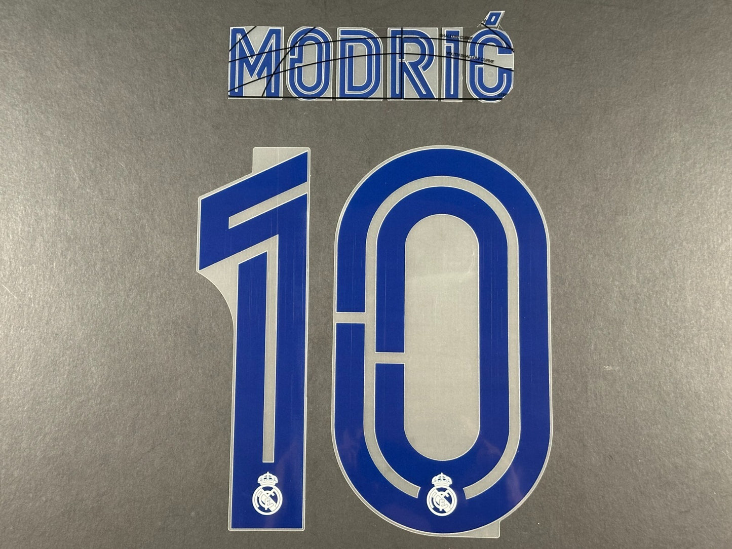 2020 - 2021 AVERY DENNISON REAL MADRID MODRIC 10 HOME PLAYER SIZE NAME SET