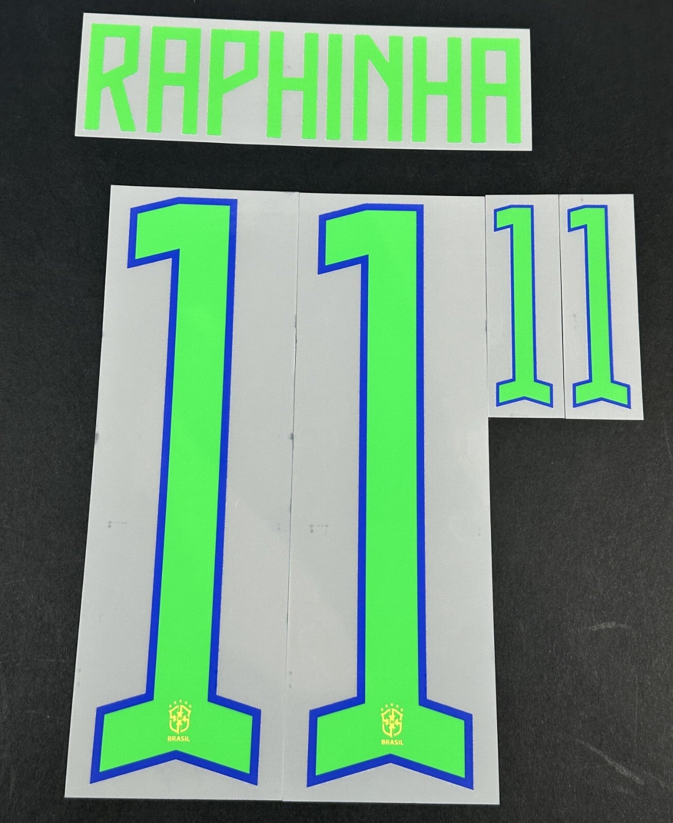 BRAZIL 2022 2023 OFFICIAL RAPHINHA 11 HOME PLAYER SIZE NAMESET 260MM