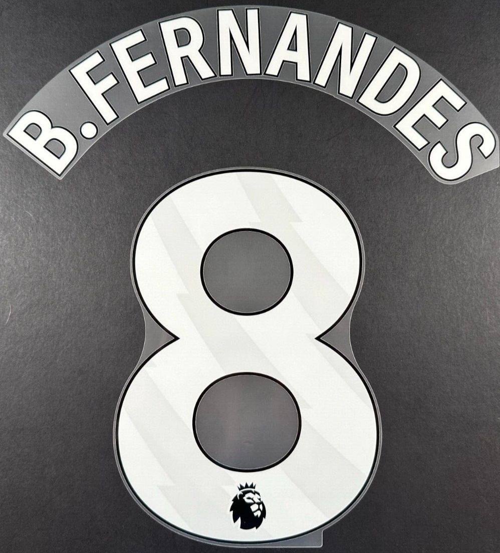 MAN UTD 2023 - 2025 B. FERNANDES 8 OFFICIAL AVERY DENNISON WHITE PLAYER SIZE SET