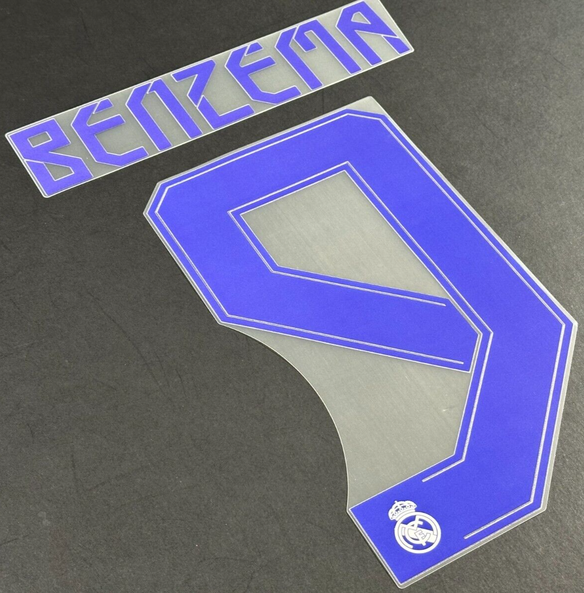 2021 2022 AVERY DENNISON REAL MADRID BENZEMA 9 HOME PLAYER SIZE NAMESET