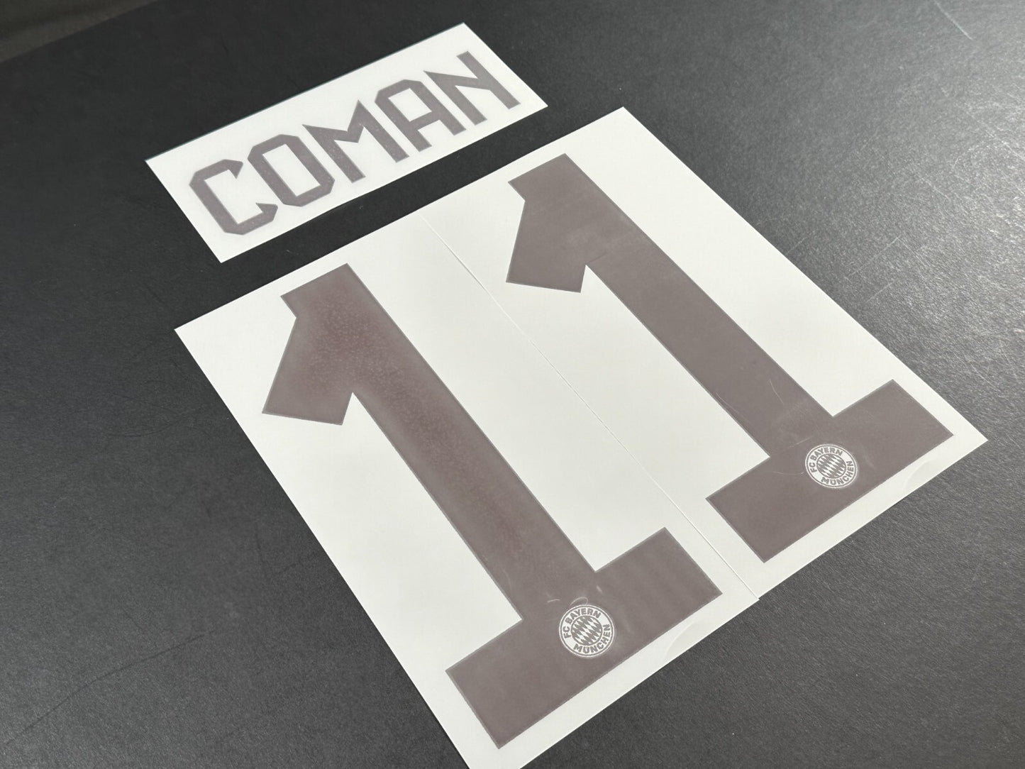 2024 2025 OFFICIAL BAYERN MUNICH COMAN 11 HOME DARK RED PLAYER SIZE NAMESET