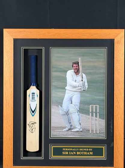 SIR IAN BOTHAM ENGLAND CRICKET SIGNED MEMORABILIA CRICKET BAT FRAMED WITH CoA