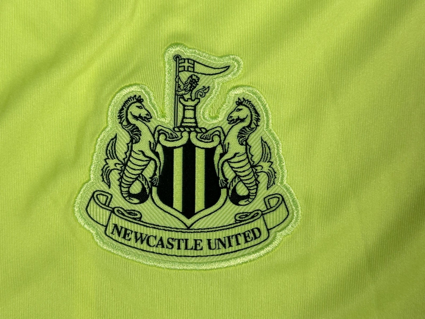 BRAND NEW 2020 2021 PUMA NEWCASTLE AWAY FOOTBALL SHORTS #9 MENS MEDIUM